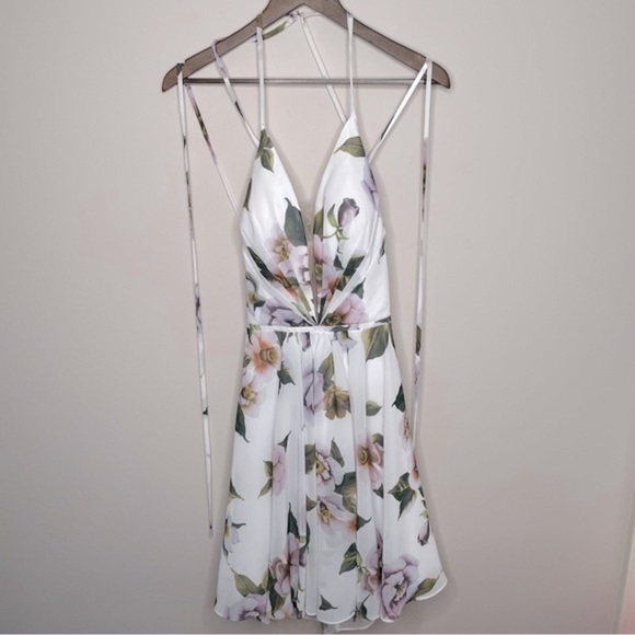 Beautiful Floral Deep V Neck Backless Dress Chiffon Overlay 8093 Size 12 - Picture 3 of 9